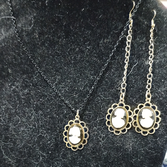 Hand Crafted Jewelry - Elegant Cameo Necklace and Earring Set